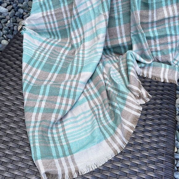 Scarf, wrap, blanket plaid soft luxurious , like new over sized - Picture 5 of 7
